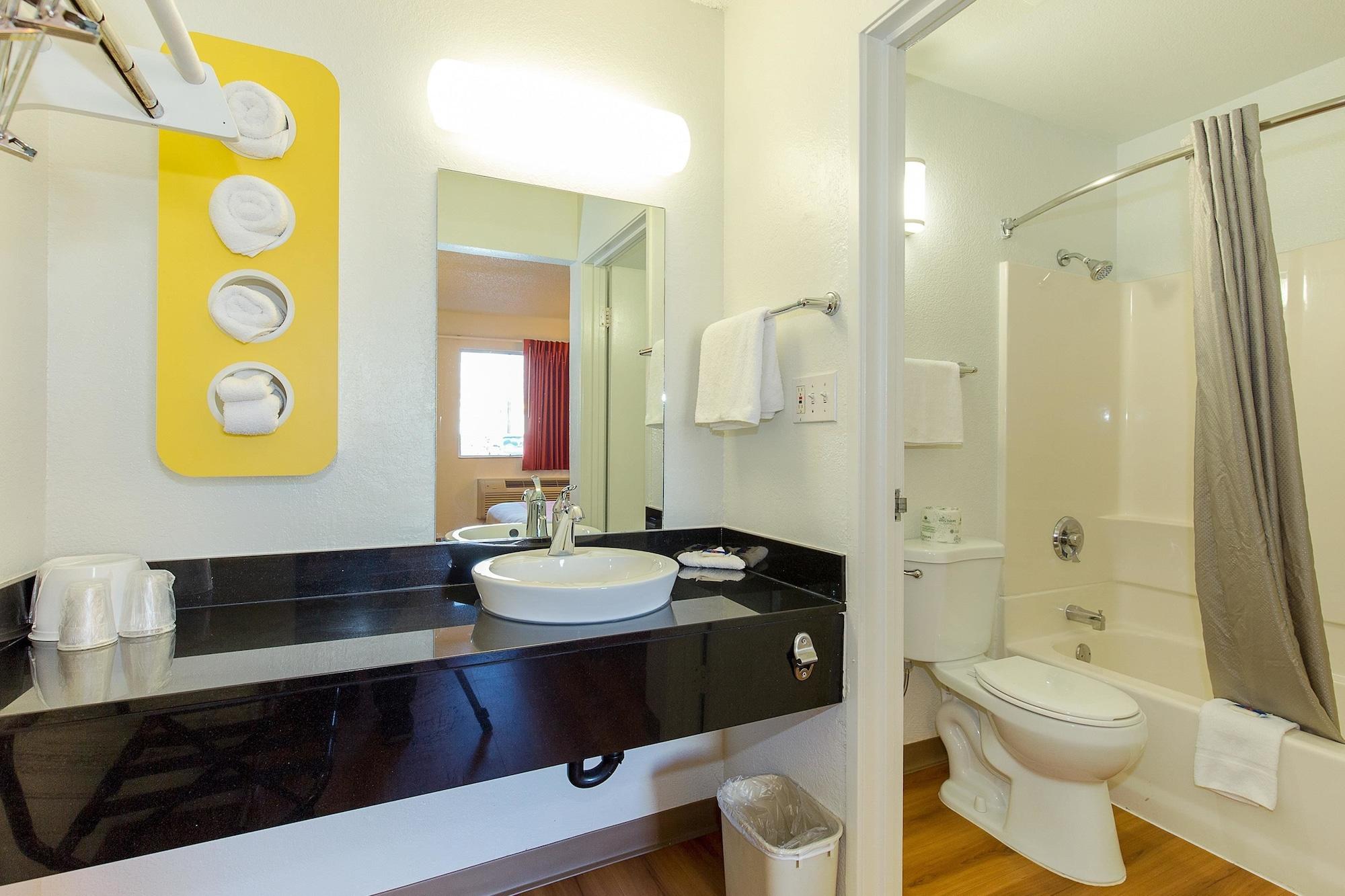 Motel 6 Hayward, Ca- Silicon Valley Gateway Экстерьер фото