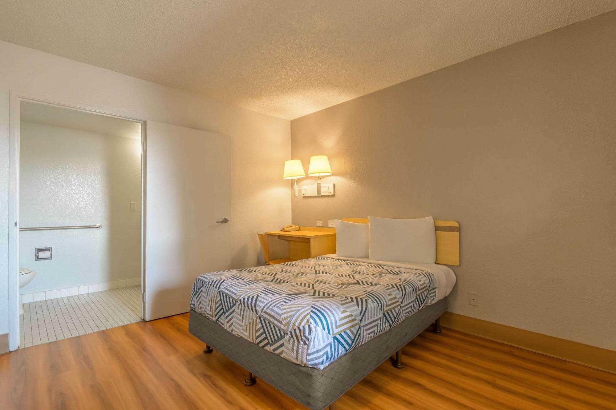 Motel 6 Hayward, Ca- Silicon Valley Gateway Экстерьер фото