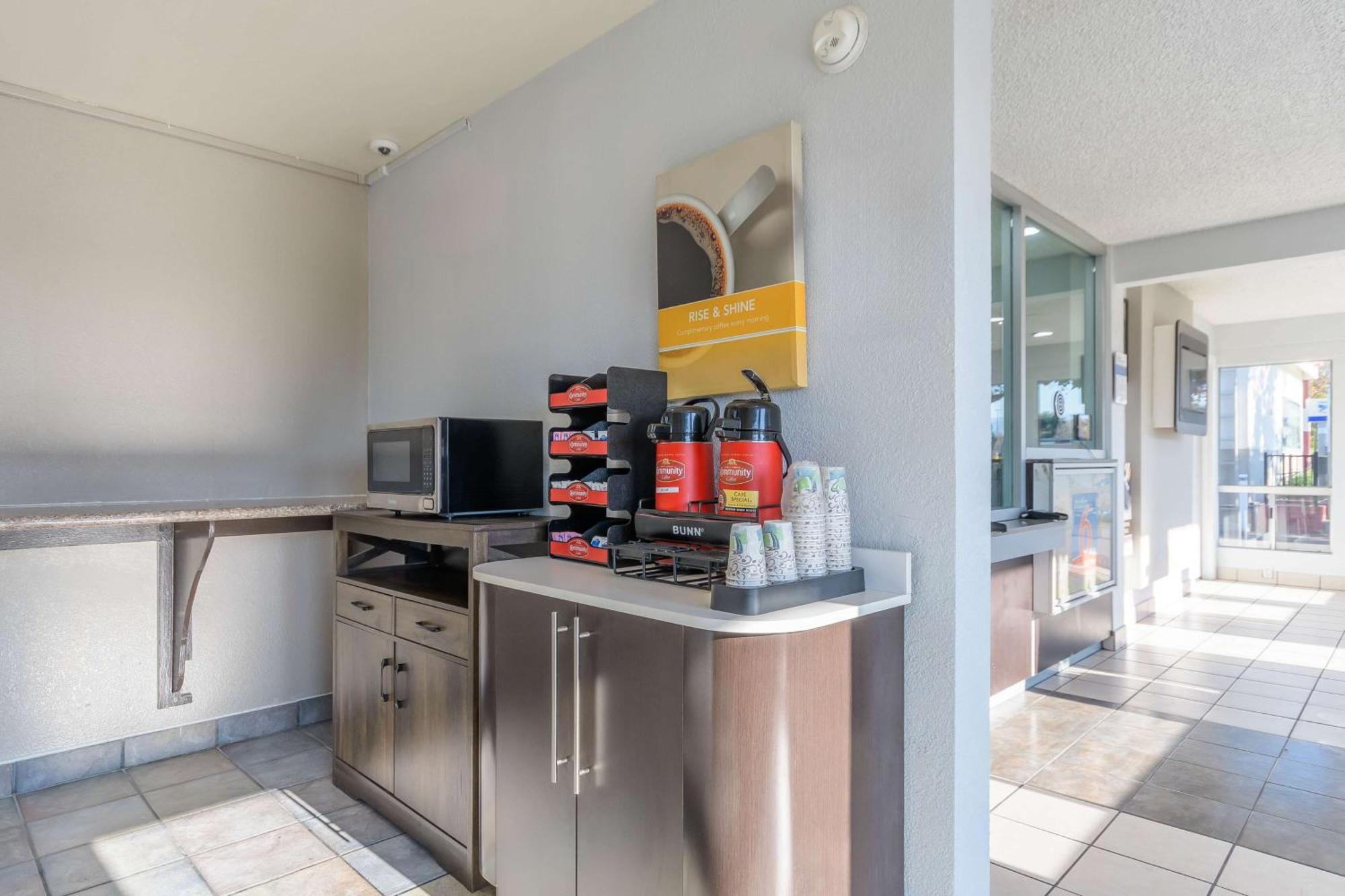 Motel 6 Hayward, Ca- Silicon Valley Gateway Экстерьер фото