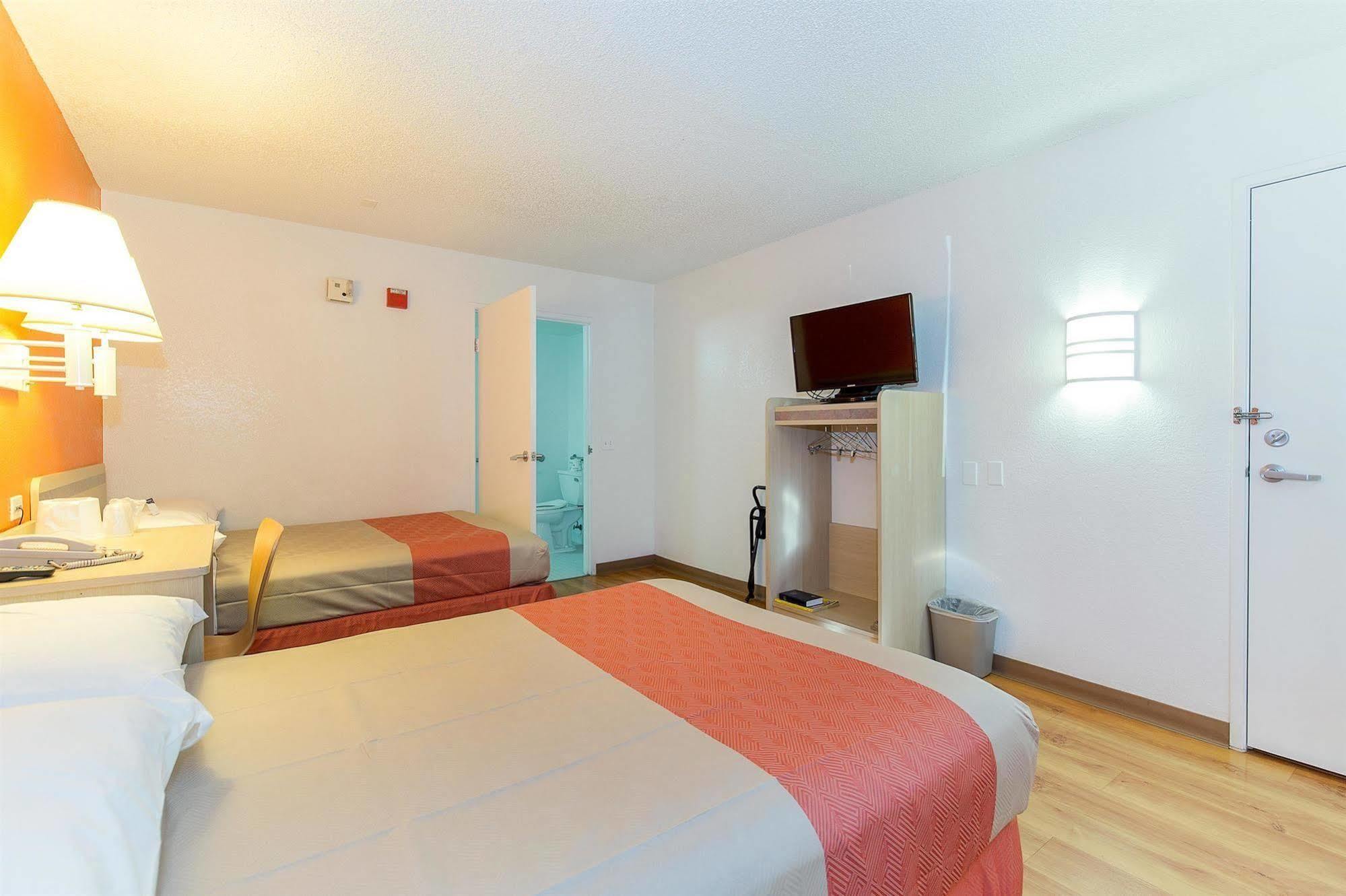 Motel 6 Hayward, Ca- Silicon Valley Gateway Экстерьер фото